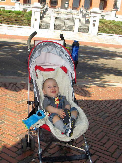 Thomas in front of the State Houe