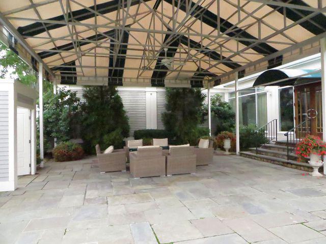 Outside area off the reception room