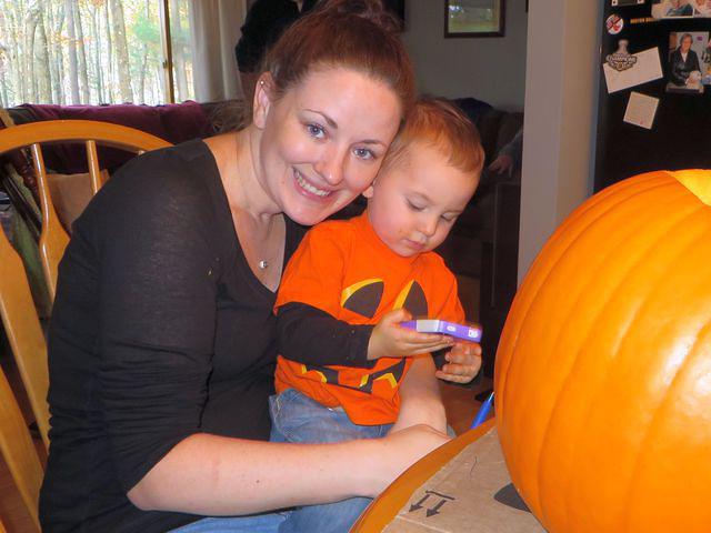 Meghan and Thomas cuddle