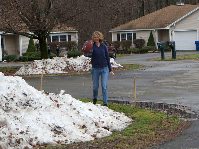 Brief appearance by Laurie (til she hit a car....)