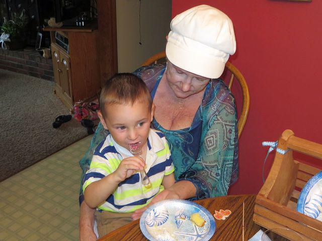 Eating with his buddy, Jinker