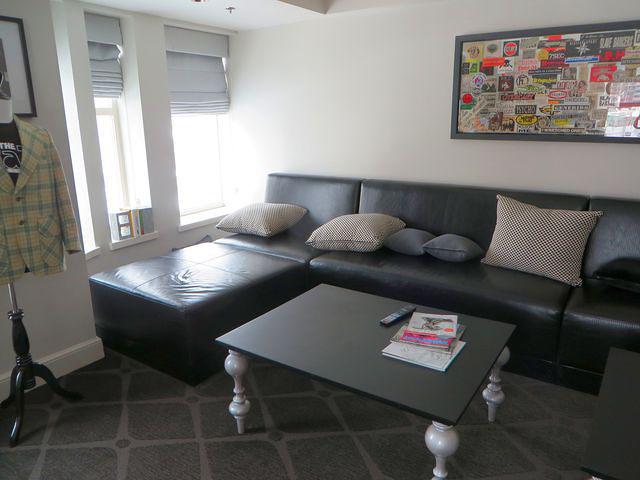 Seaing with view over Commonwealth Avenue