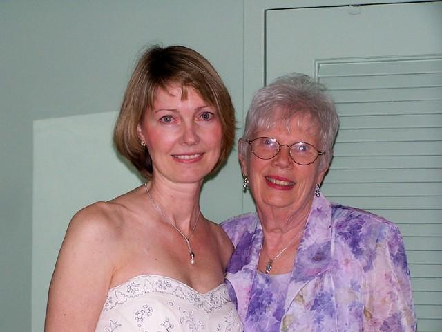 Laurie and Mom at Laurie's wedding