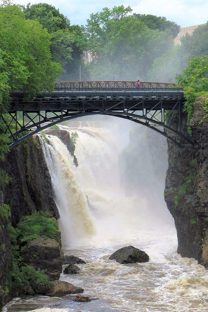 The Great Falls Chasm