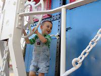 Steering while watching for vehicles