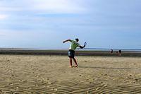 Darren Demonstrating His Frisbee Form