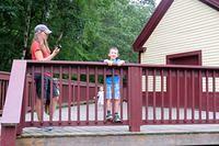 Poor Thomas, Dueling Photographers